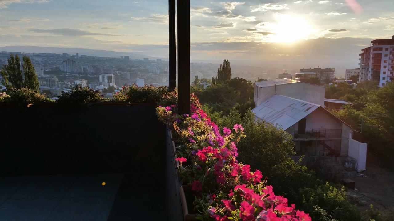 Top Boutique Hotel（首席精品酒店） Tbilisi Ngoại thất bức ảnh