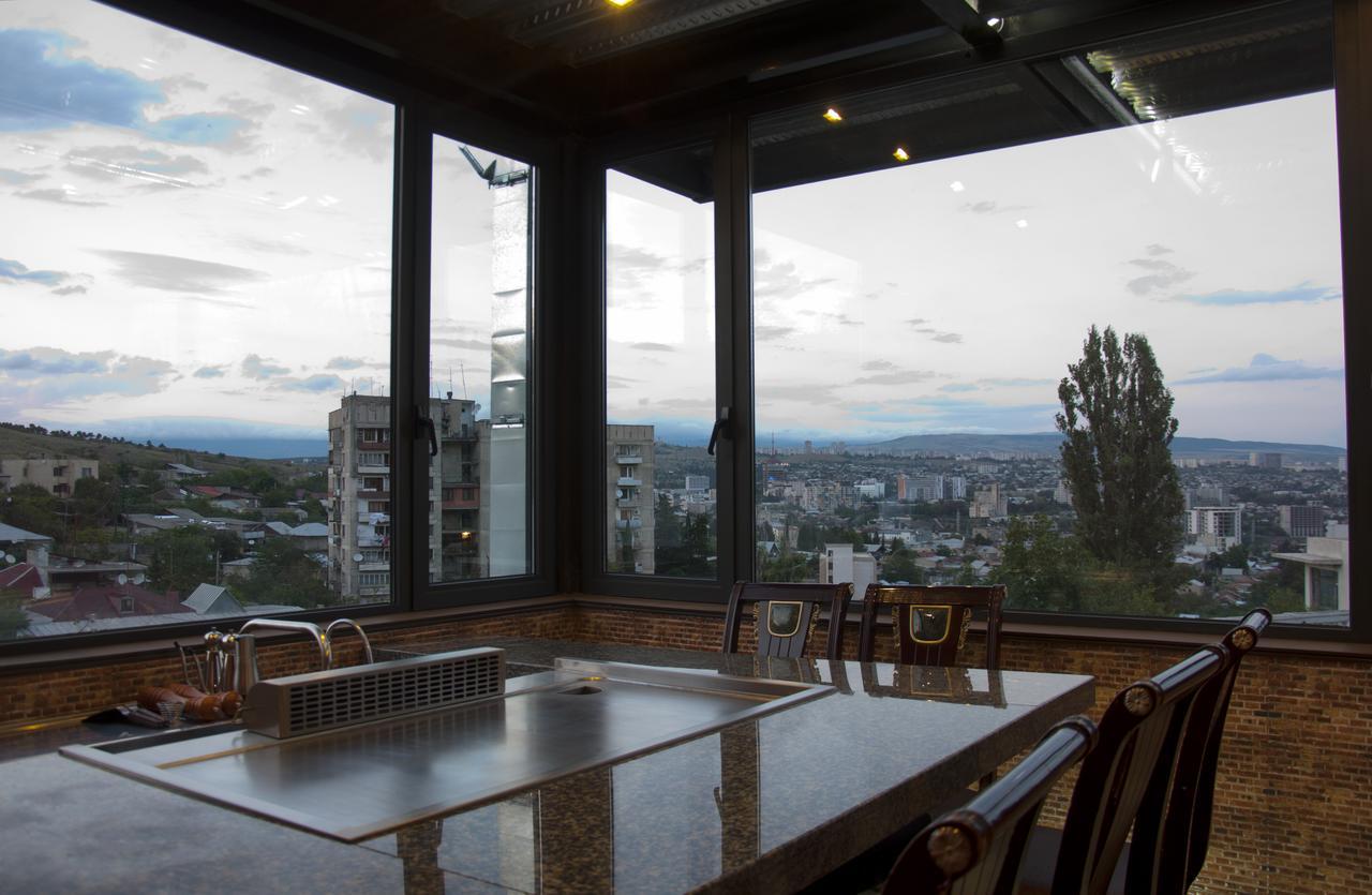 Top Boutique Hotel（首席精品酒店） Tbilisi Ngoại thất bức ảnh