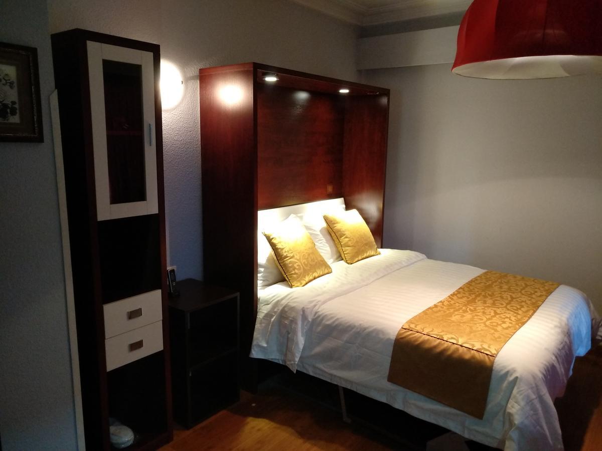 Top Boutique Hotel（首席精品酒店） Tbilisi Ngoại thất bức ảnh