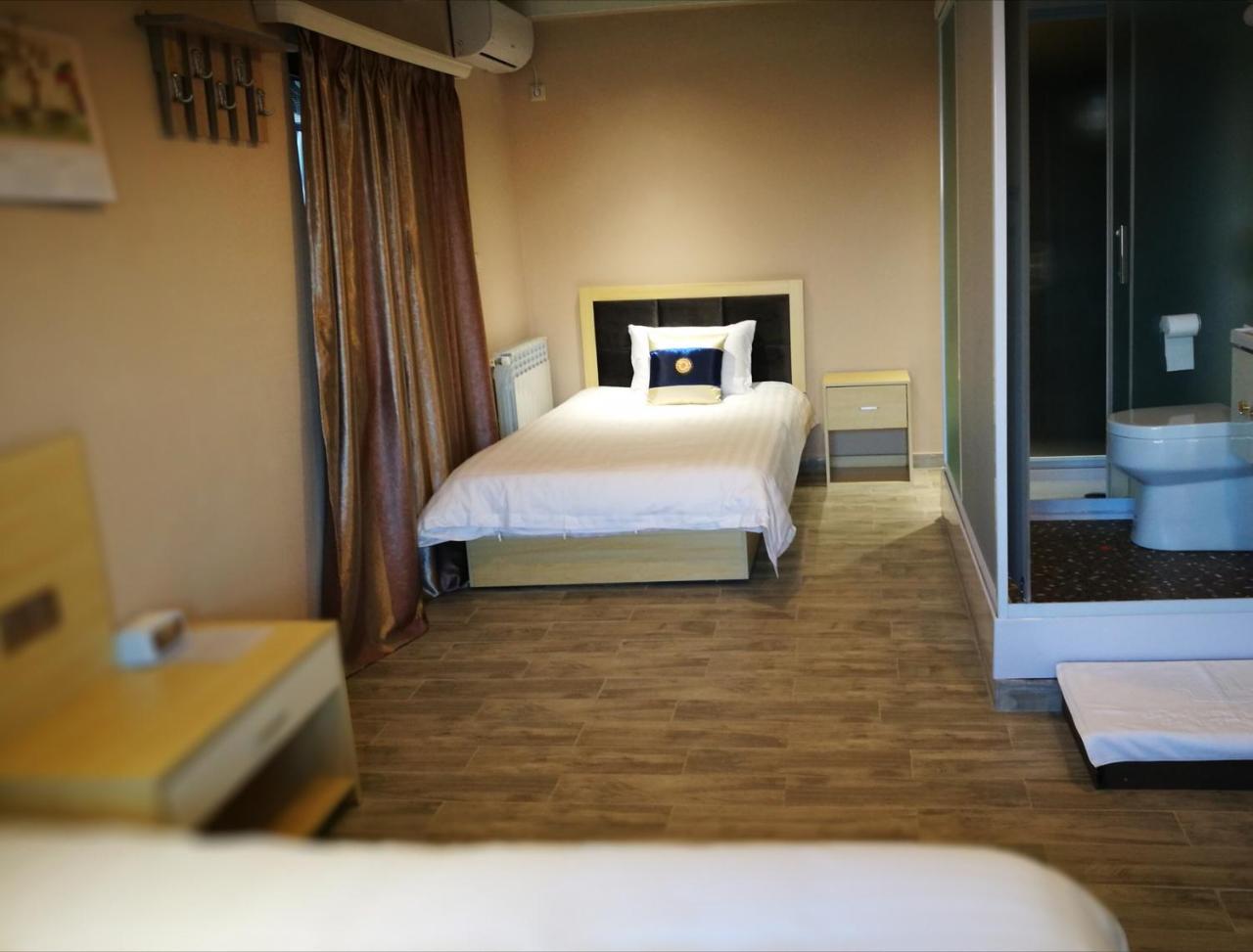 Top Boutique Hotel（首席精品酒店） Tbilisi Ngoại thất bức ảnh