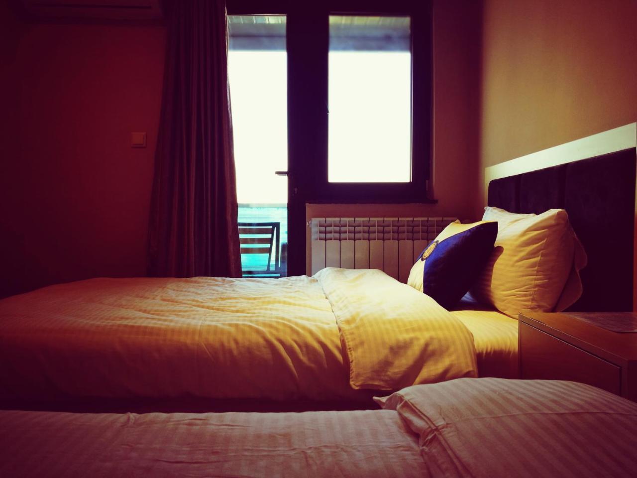 Top Boutique Hotel（首席精品酒店） Tbilisi Ngoại thất bức ảnh