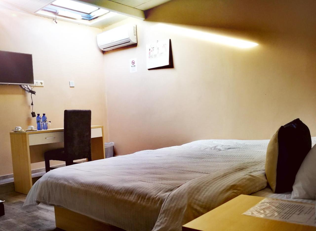 Top Boutique Hotel（首席精品酒店） Tbilisi Ngoại thất bức ảnh