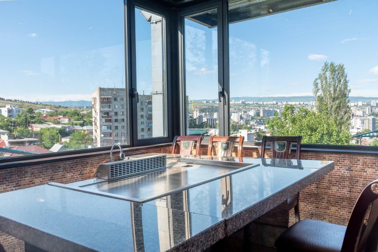 Top Boutique Hotel（首席精品酒店） Tbilisi Ngoại thất bức ảnh